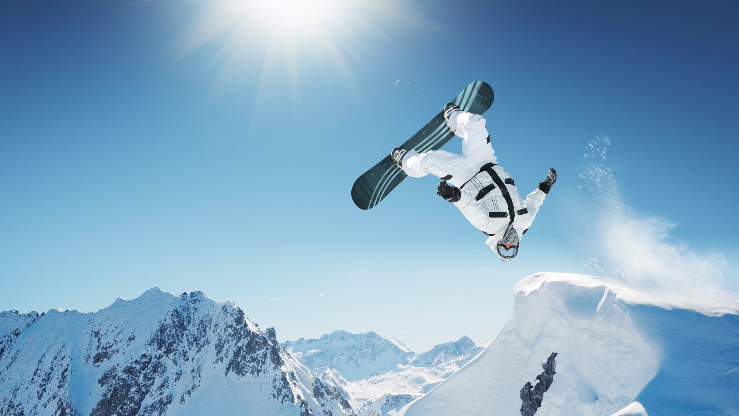 “足球+智造”产业创新专项在行业内持续升级，硬件装备不断优化升级